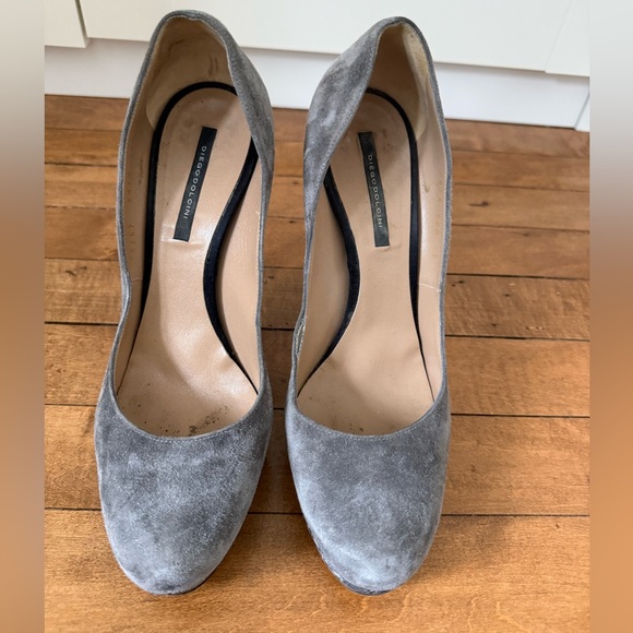 Chic Gray Suede and Croco High Heel Pumps - Picture 3 of 5